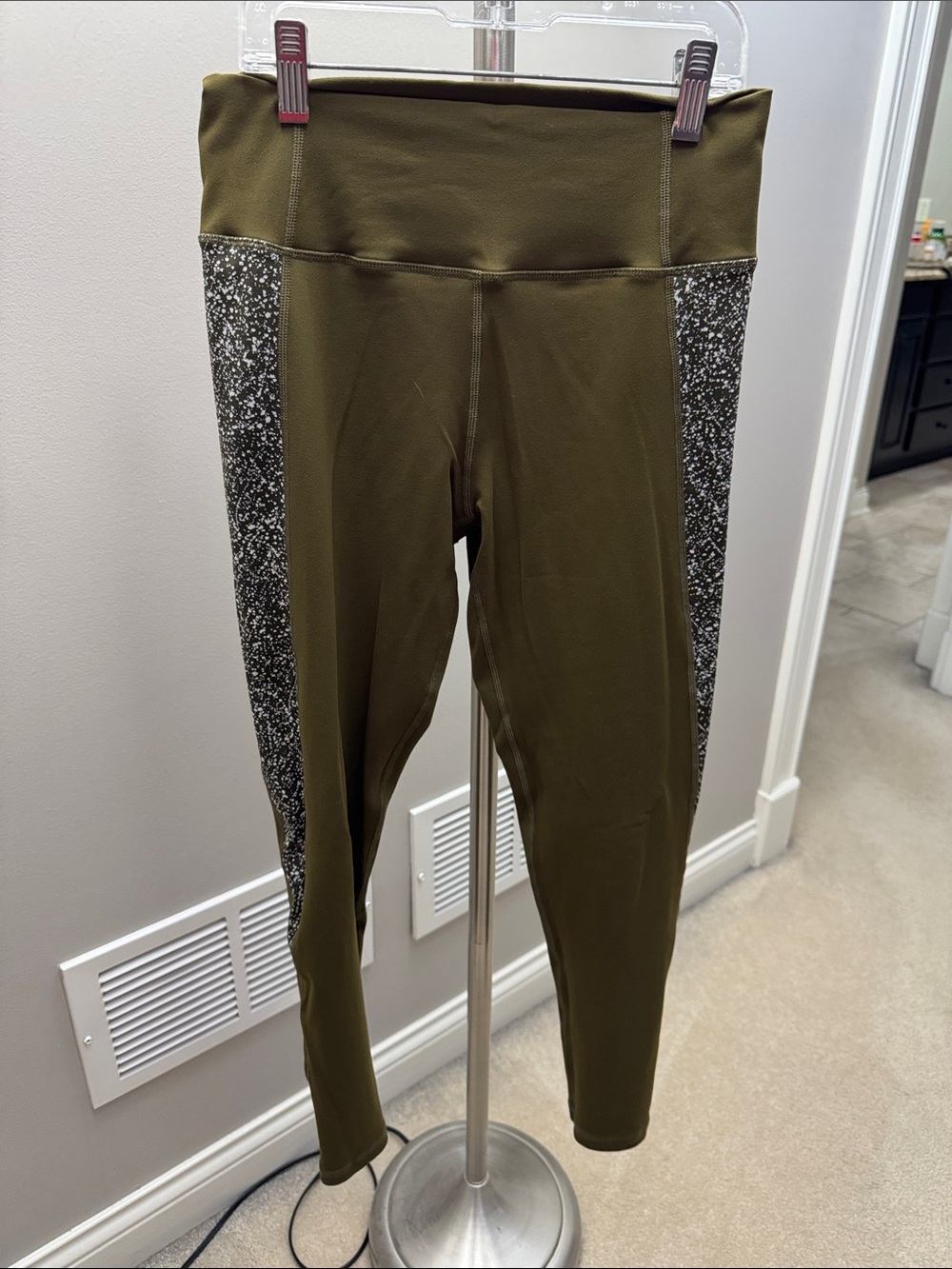 ZYIA Olive Green women’s Leggings with Speckle Side Panels